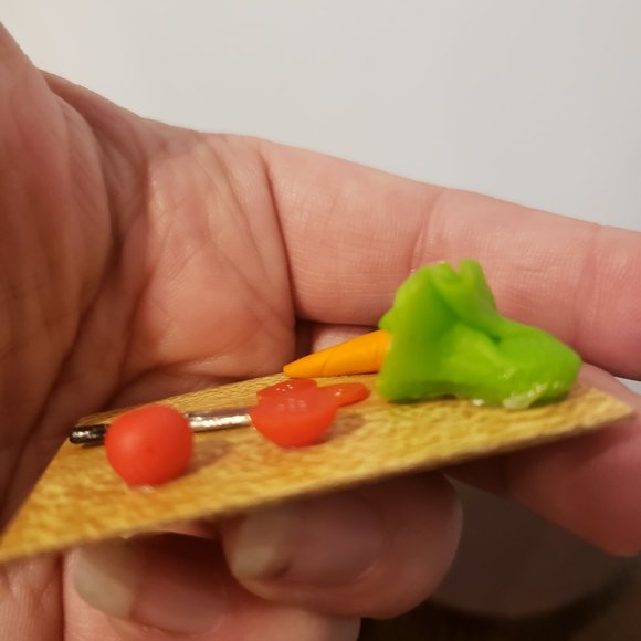 Dollhouse Cutting Board Vintage Small Wonders Lettuce Tomato Knife Carrot USA - Picture 5 of 5
